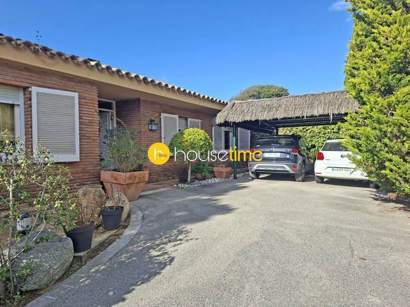 5 soveværelse Villa til salg i Sant Vicenc de Montalt med garage - € 995.000 (Ref: 9948430)