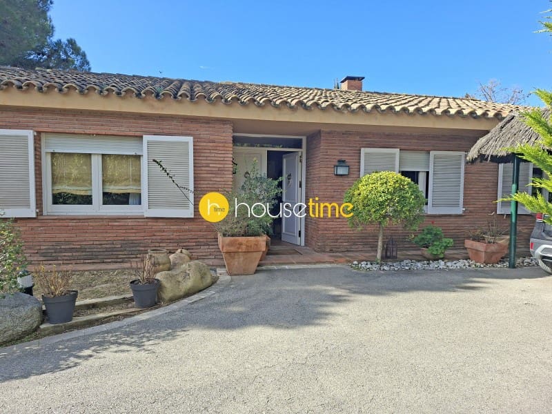 5 soveværelse Villa til salg i Sant Vicenc de Montalt med garage - € 995.000 (Ref: 9948430)