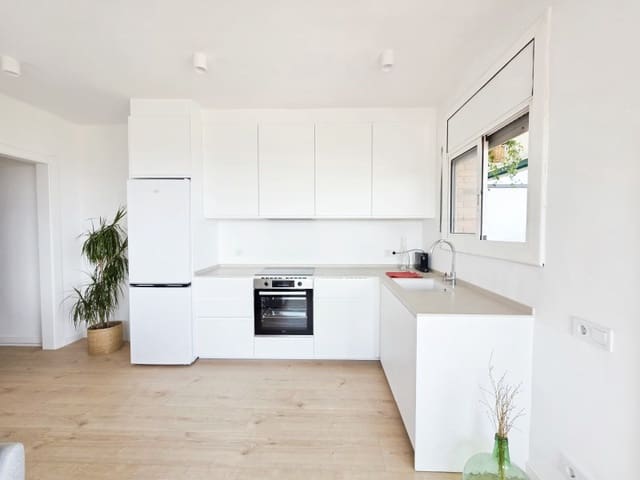 3 bedroom Apartment for rent in Premià de Mar - € 1,800 (Ref: 9957934)