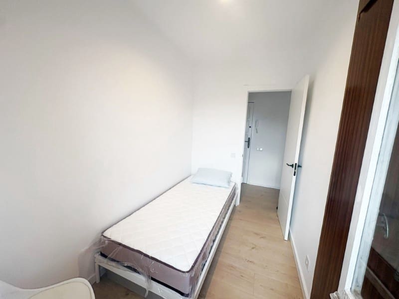 3 bedroom Apartment for rent in Premia de Mar - € 1,800 (Ref: 9957934)