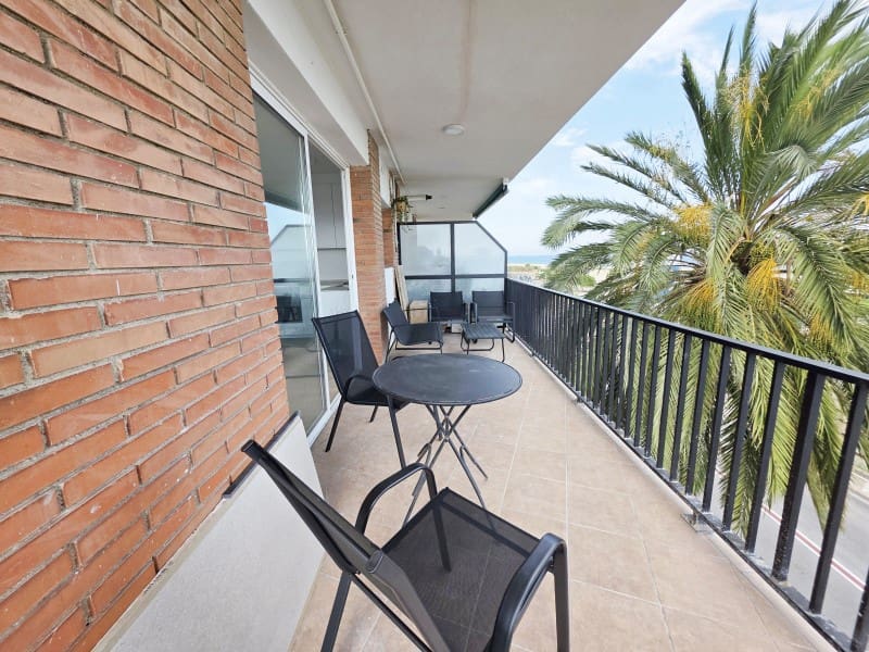 3 bedroom Apartment for rent in Premia de Mar - € 1,800 (Ref: 9957934)