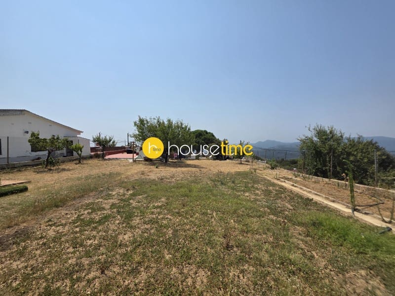 Building Plot for sale in Sant Iscle de Vallalta - € 140,000 (Ref: 9995132)