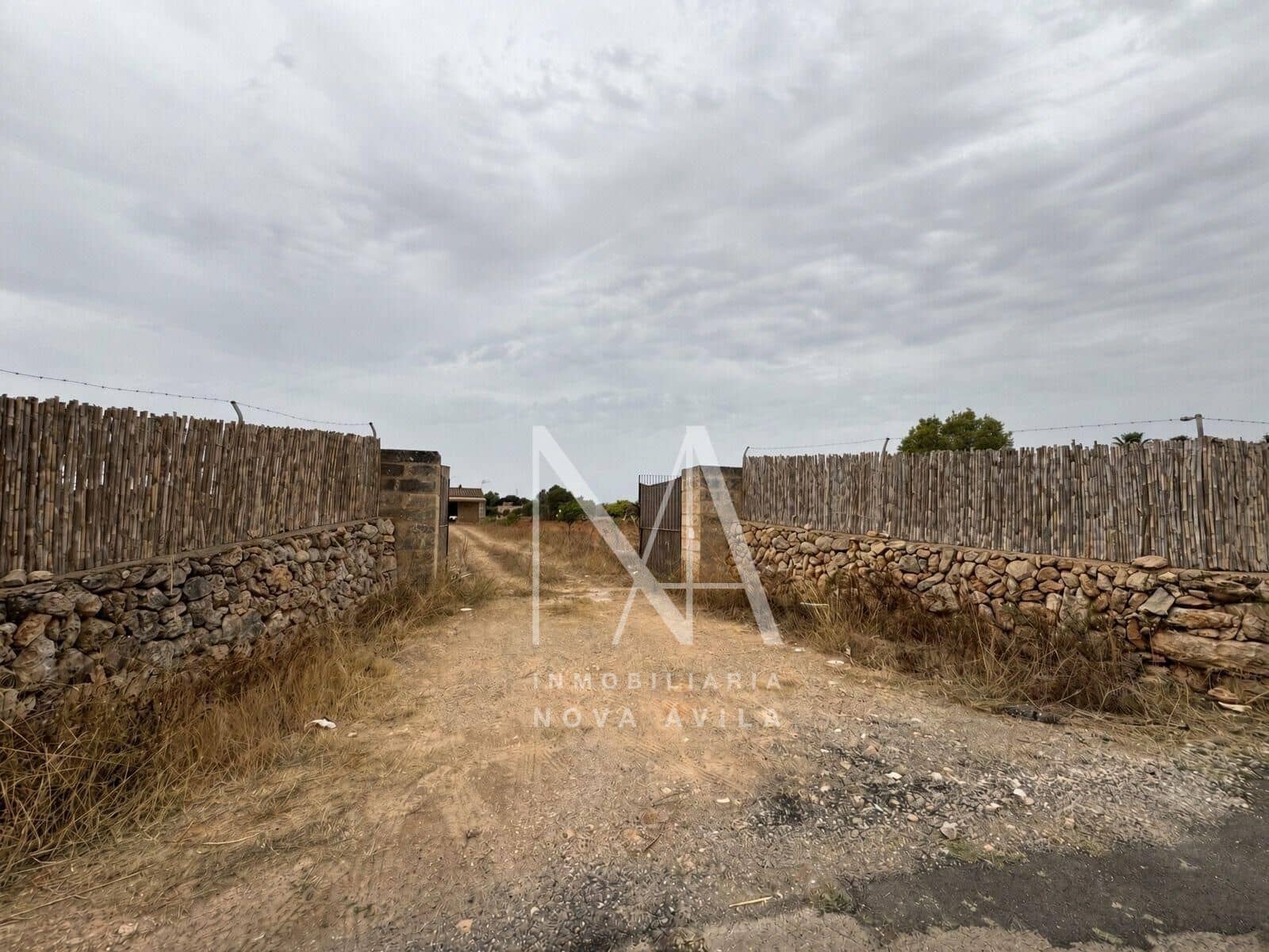 Finca/Herregård til salgs i Llucmajor - € 219 000 (Ref: 10037493)
