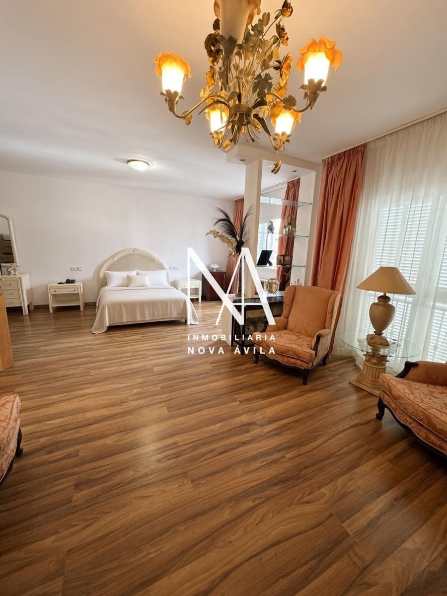 4 slaapkamer Halfvrijstaande villa te koop in Les Palmeres met zwembad garage - € 1.199.000 (Ref: 10094754)