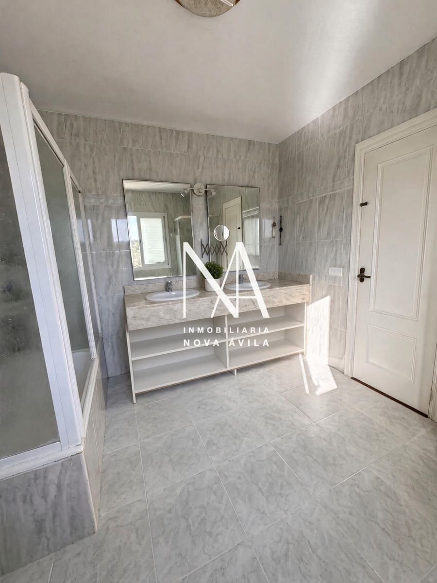 4 slaapkamer Halfvrijstaande villa te koop in Les Palmeres met zwembad garage - € 1.199.000 (Ref: 10094754)