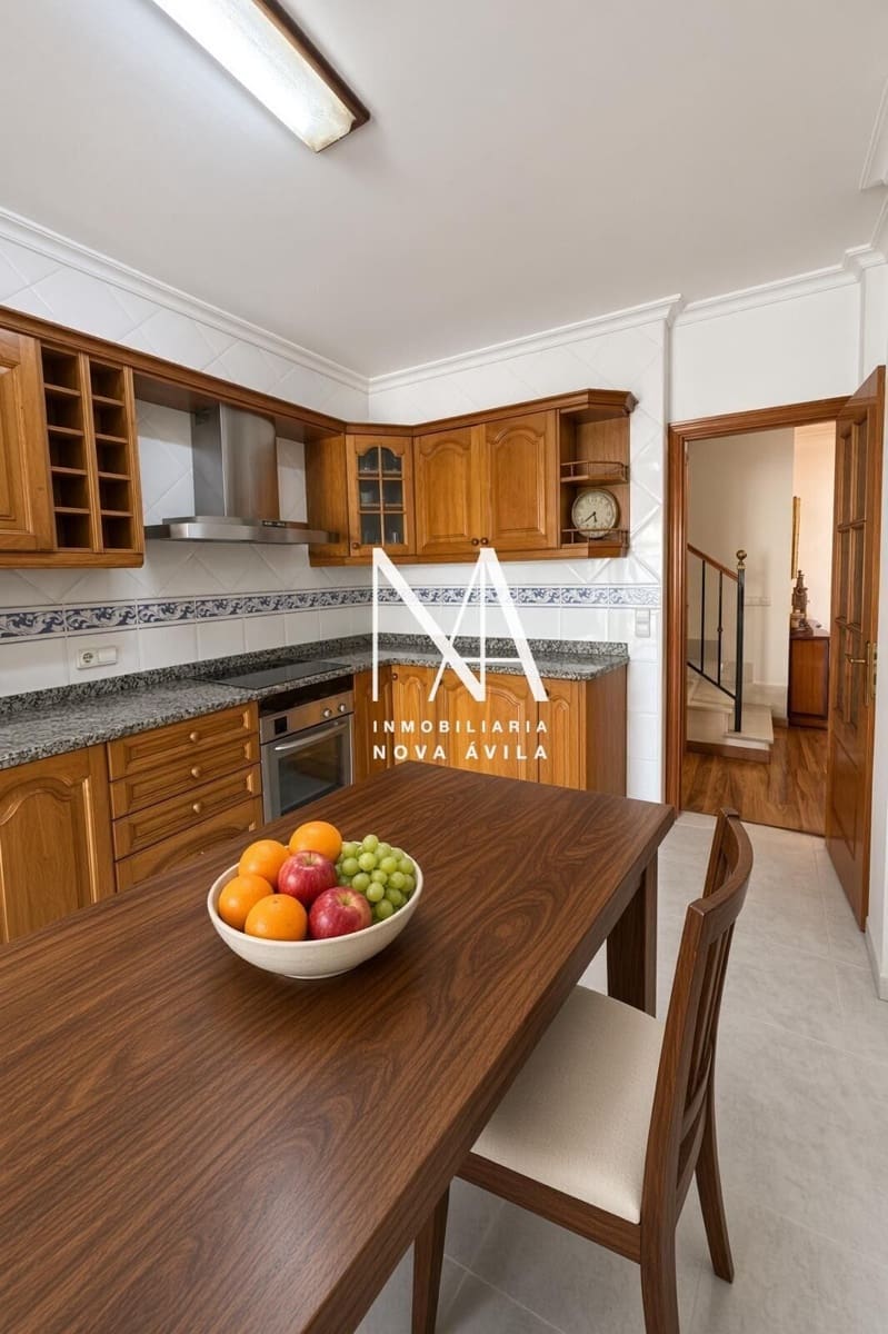 4 slaapkamer Halfvrijstaande villa te koop in Les Palmeres met zwembad garage - € 1.199.000 (Ref: 10094754)