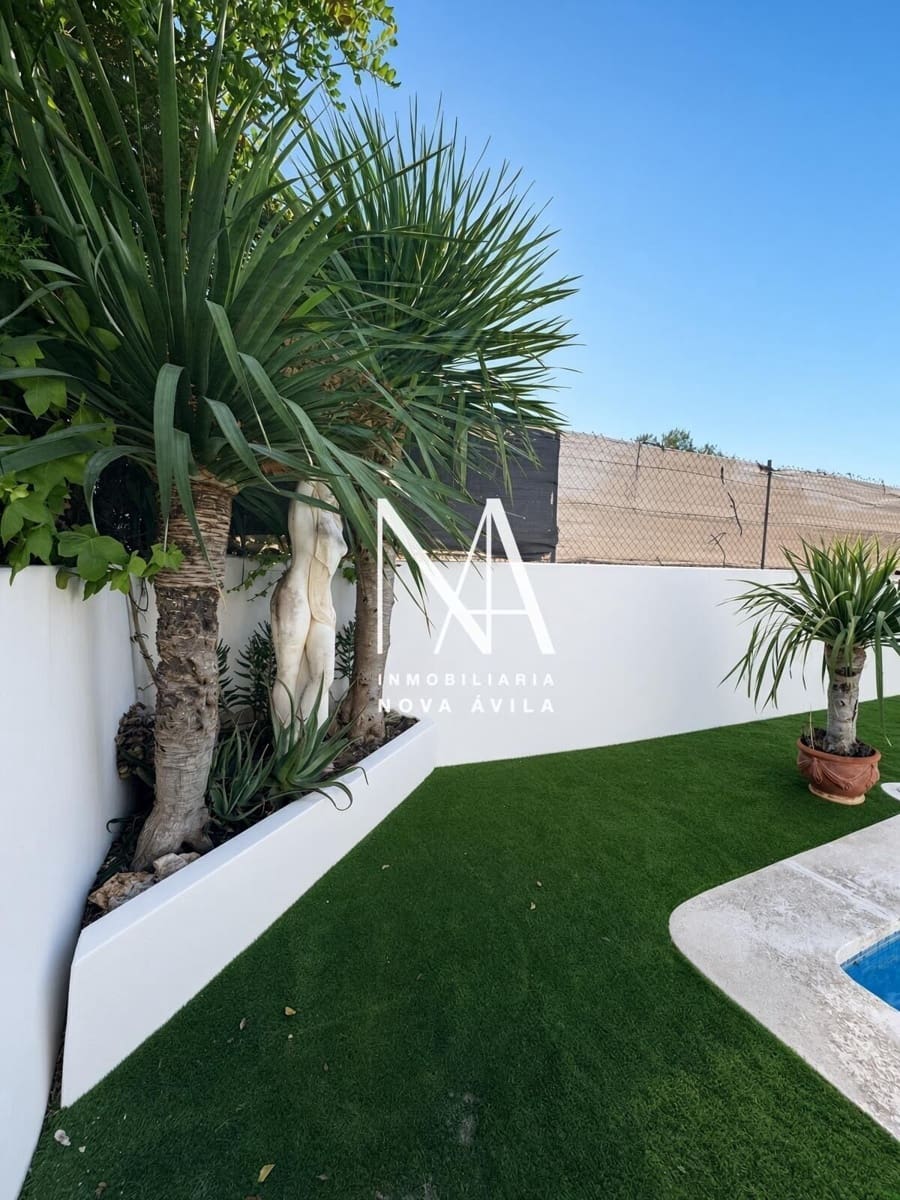 4 slaapkamer Halfvrijstaande villa te koop in Les Palmeres met zwembad garage - € 1.199.000 (Ref: 10094754)