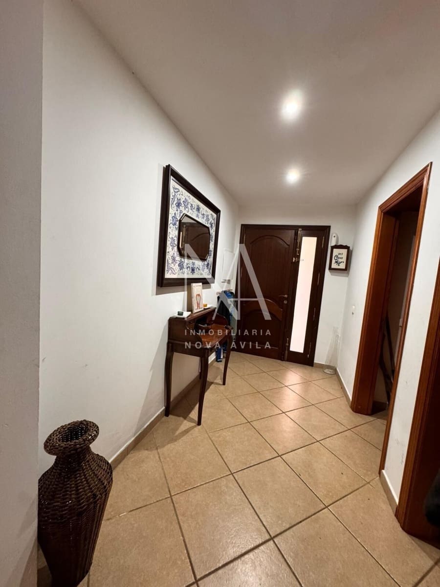5 bedroom Villa for sale in Vilafranca de Bonany with garage - € 699,999 (Ref: 9999256)