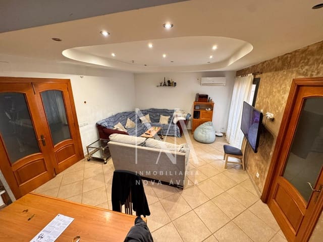 5 bedroom Villa for sale in Vilafranca de Bonany with garage - € 699,999 (Ref: 9999256)