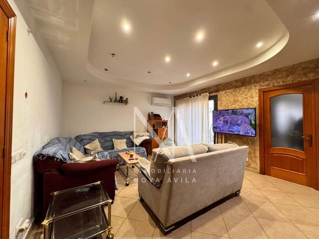 5 bedroom Villa for sale in Vilafranca de Bonany with garage - € 699,999 (Ref: 9999256)