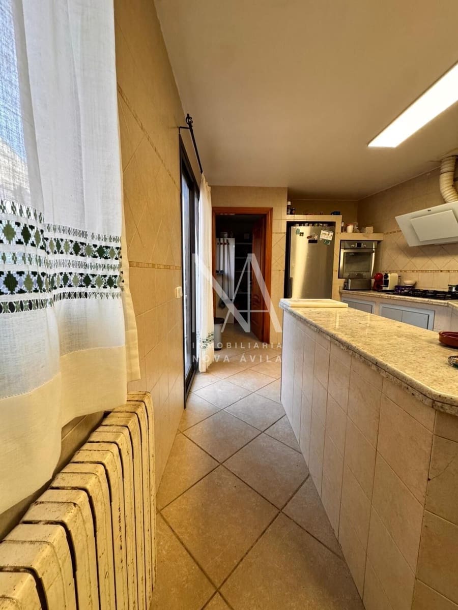 5 bedroom Villa for sale in Vilafranca de Bonany with garage - € 699,999 (Ref: 9999256)