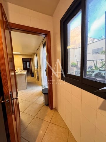 5 bedroom Villa for sale in Vilafranca de Bonany with garage - € 699,999 (Ref: 9999256)