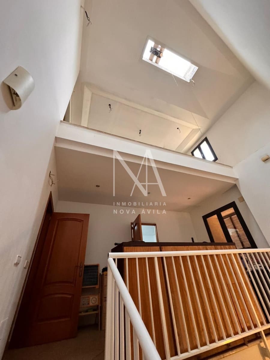 5 bedroom Villa for sale in Vilafranca de Bonany with garage - € 699,999 (Ref: 9999256)