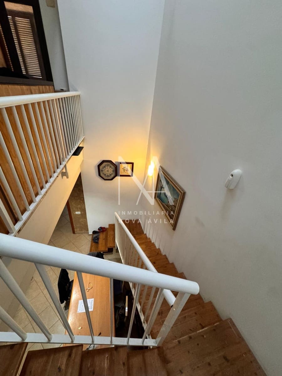 5 bedroom Villa for sale in Vilafranca de Bonany with garage - € 699,999 (Ref: 9999256)