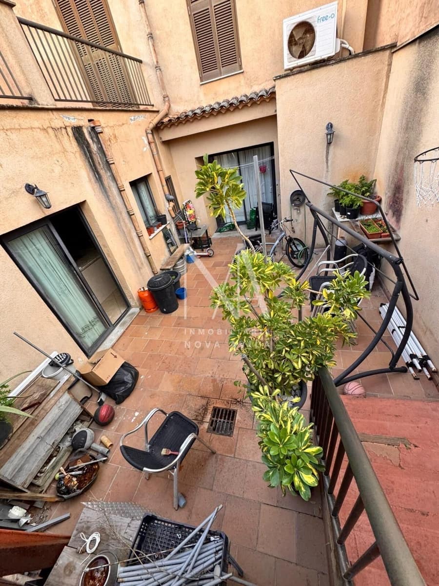 5 bedroom Villa for sale in Vilafranca de Bonany with garage - € 699,999 (Ref: 9999256)