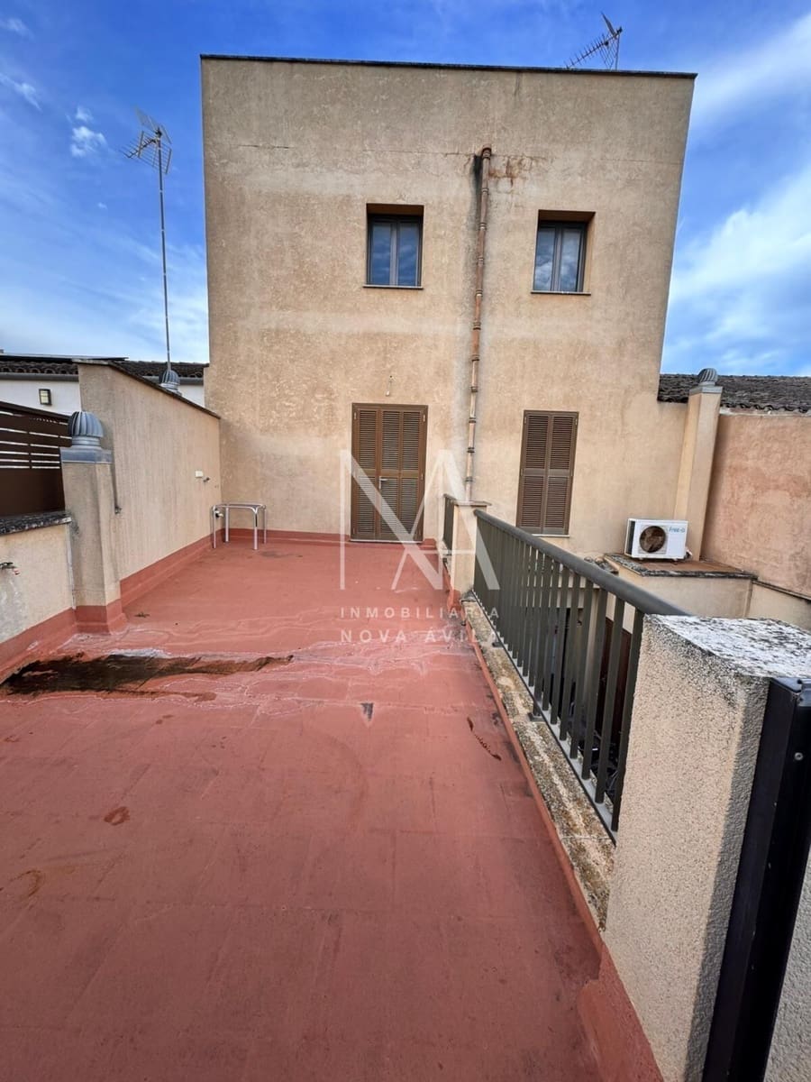 5 bedroom Villa for sale in Vilafranca de Bonany with garage - € 699,999 (Ref: 9999256)