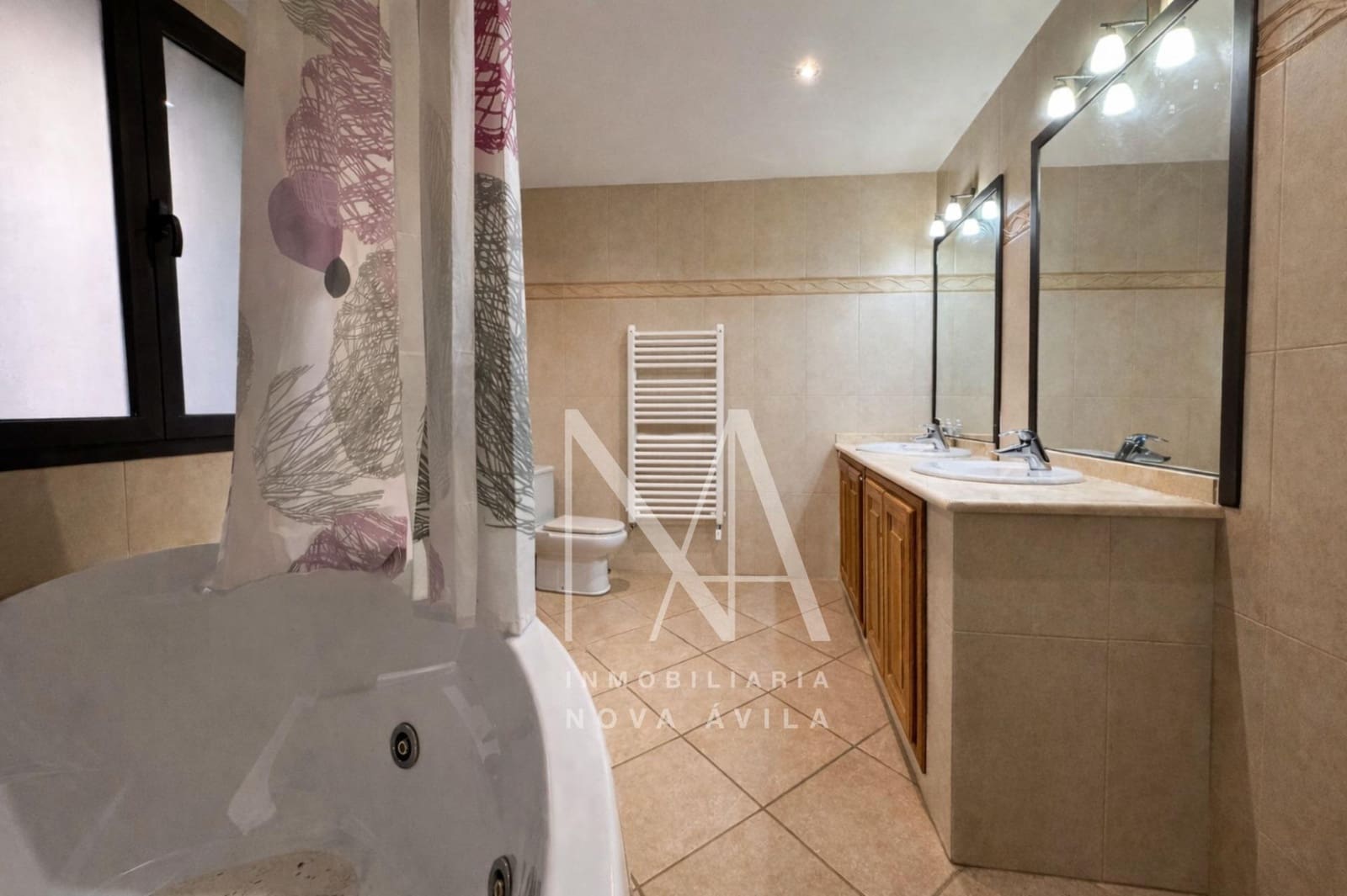 5 bedroom Villa for sale in Vilafranca de Bonany with garage - € 699,999 (Ref: 9999256)