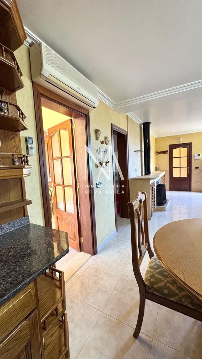 Chalet de 4 habitaciones en Inca en venta con piscina garaje - 1.289.000 € (Ref: 9999258)