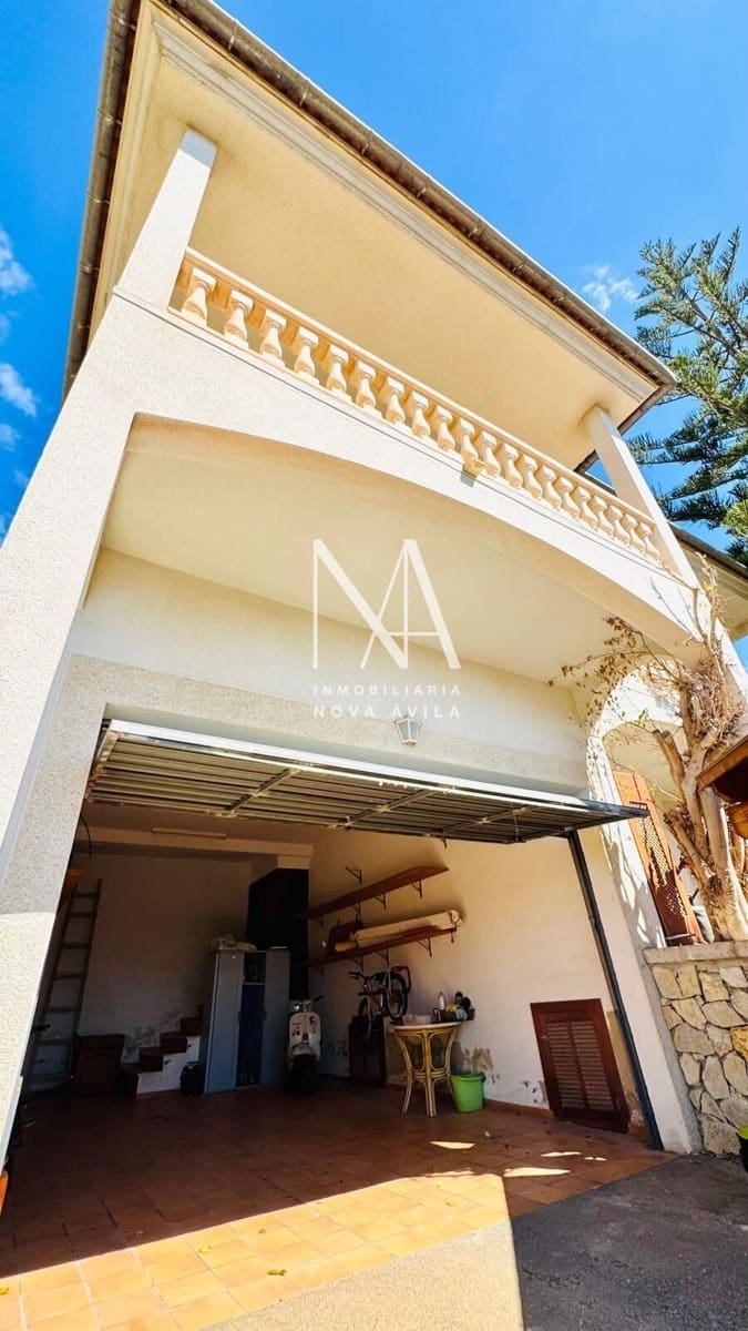 Chalet de 4 habitaciones en Inca en venta con piscina garaje - 1.289.000 € (Ref: 9999258)