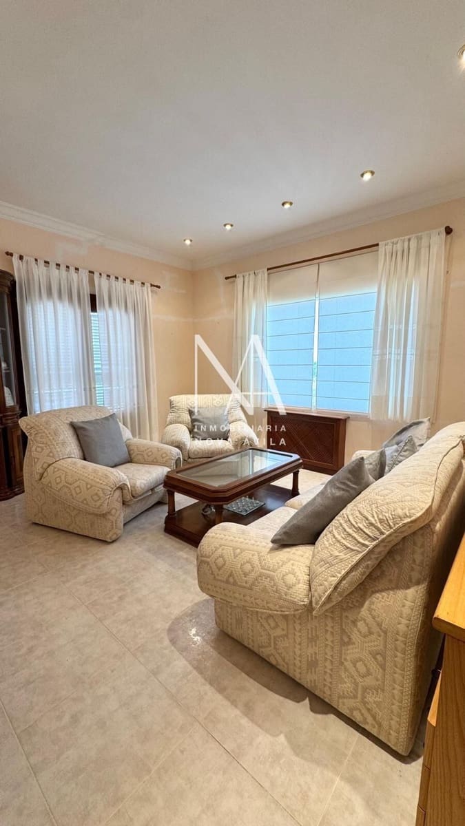 Chalet de 4 habitaciones en Inca en venta con piscina garaje - 1.289.000 € (Ref: 9999258)
