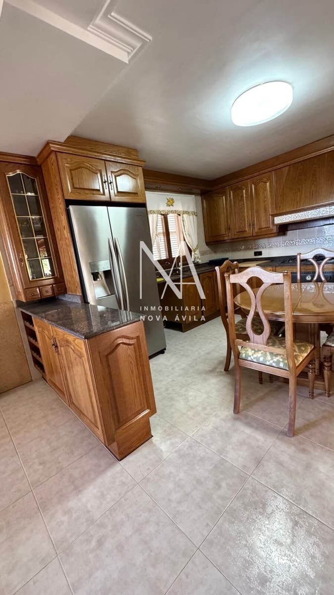Chalet de 4 habitaciones en Inca en venta con piscina garaje - 1.289.000 € (Ref: 9999258)