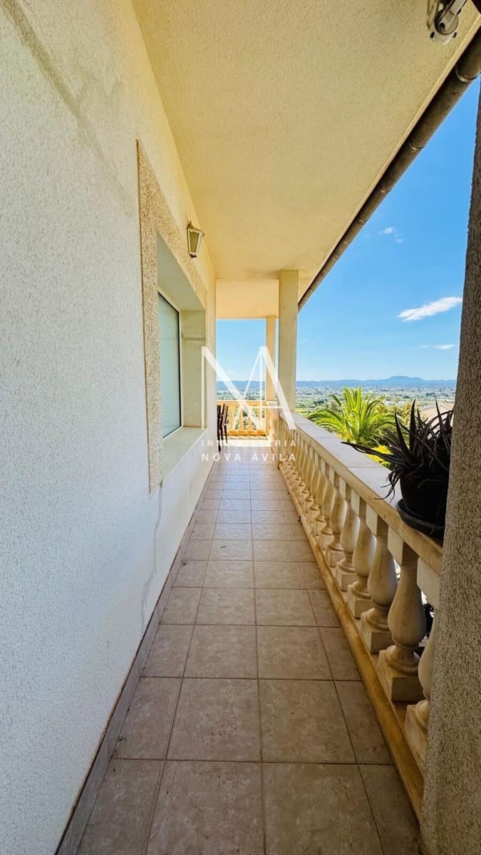 Chalet de 4 habitaciones en Inca en venta con piscina garaje - 1.289.000 € (Ref: 9999258)