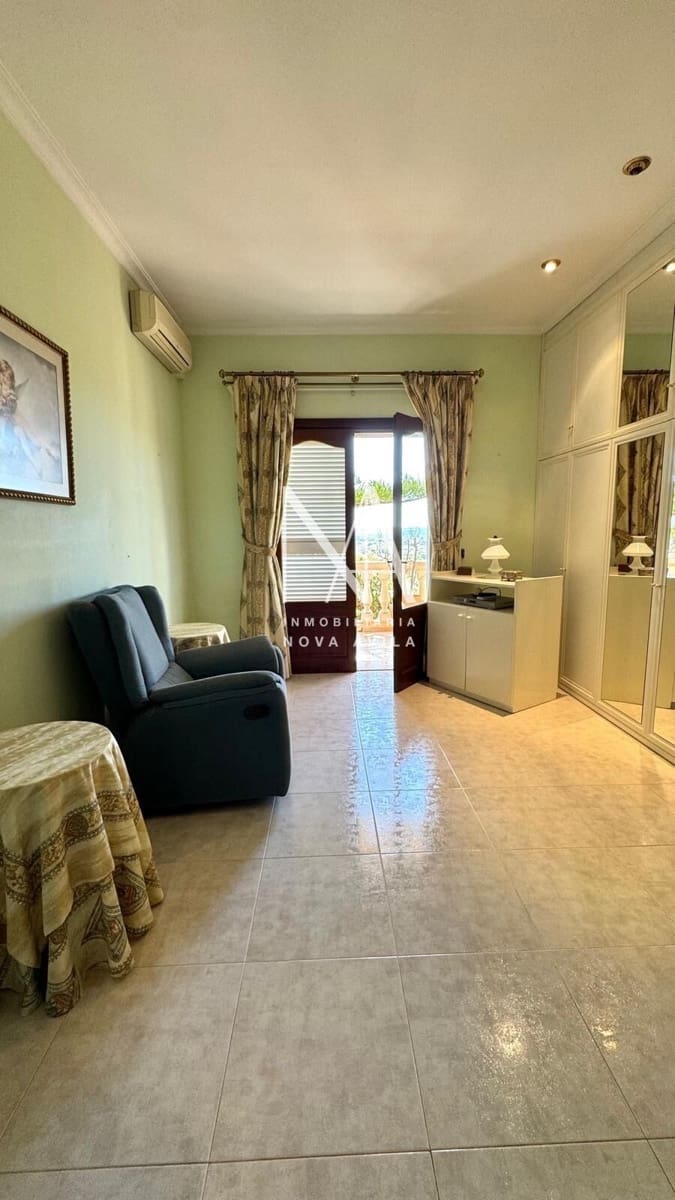 Chalet de 4 habitaciones en Inca en venta con piscina garaje - 1.289.000 € (Ref: 9999258)
