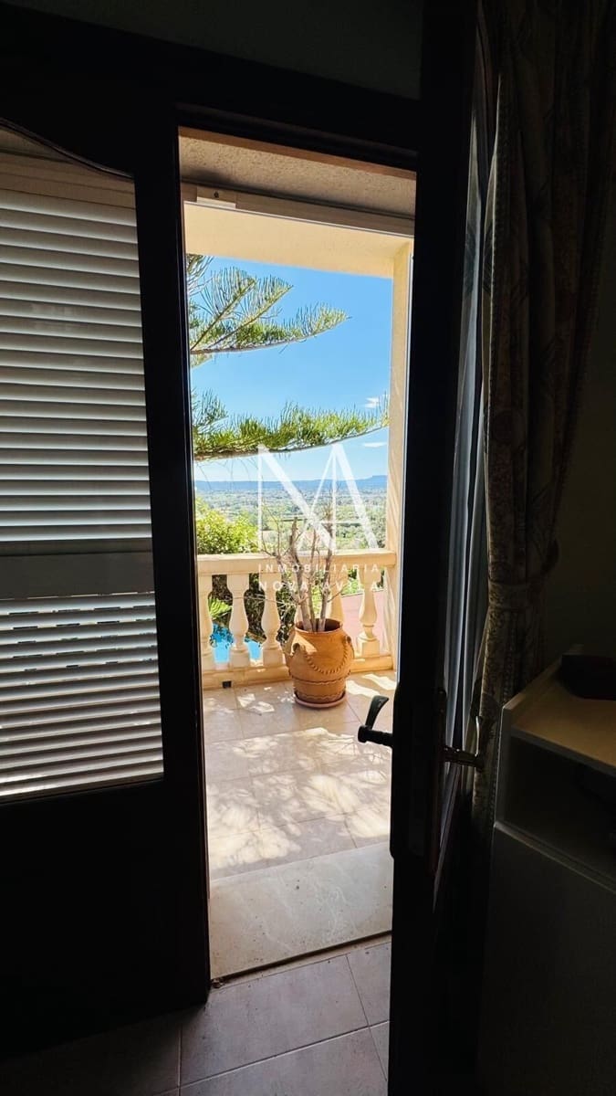 Chalet de 4 habitaciones en Inca en venta con piscina garaje - 1.289.000 € (Ref: 9999258)