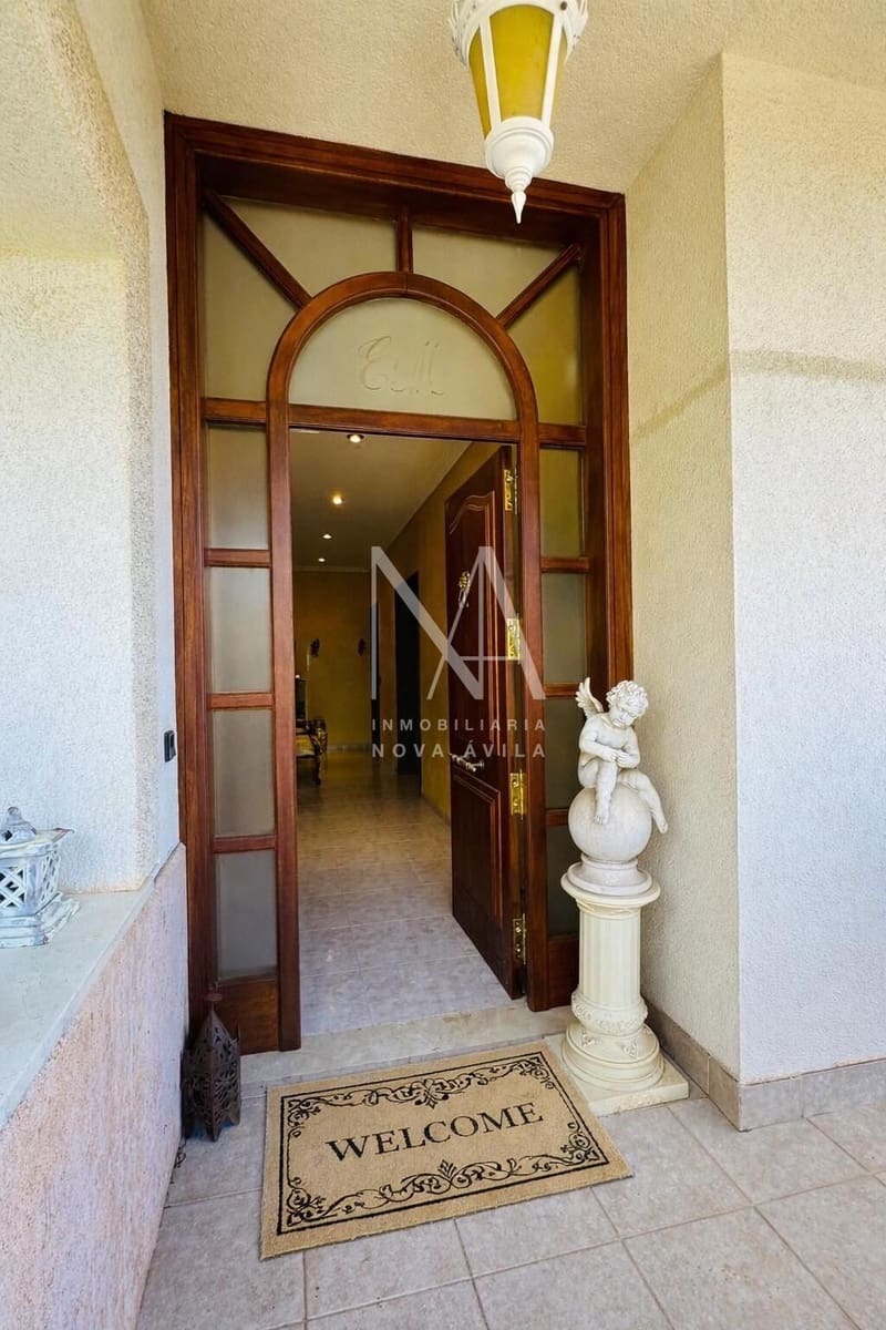 Chalet de 4 habitaciones en Inca en venta con piscina garaje - 1.289.000 € (Ref: 9999258)