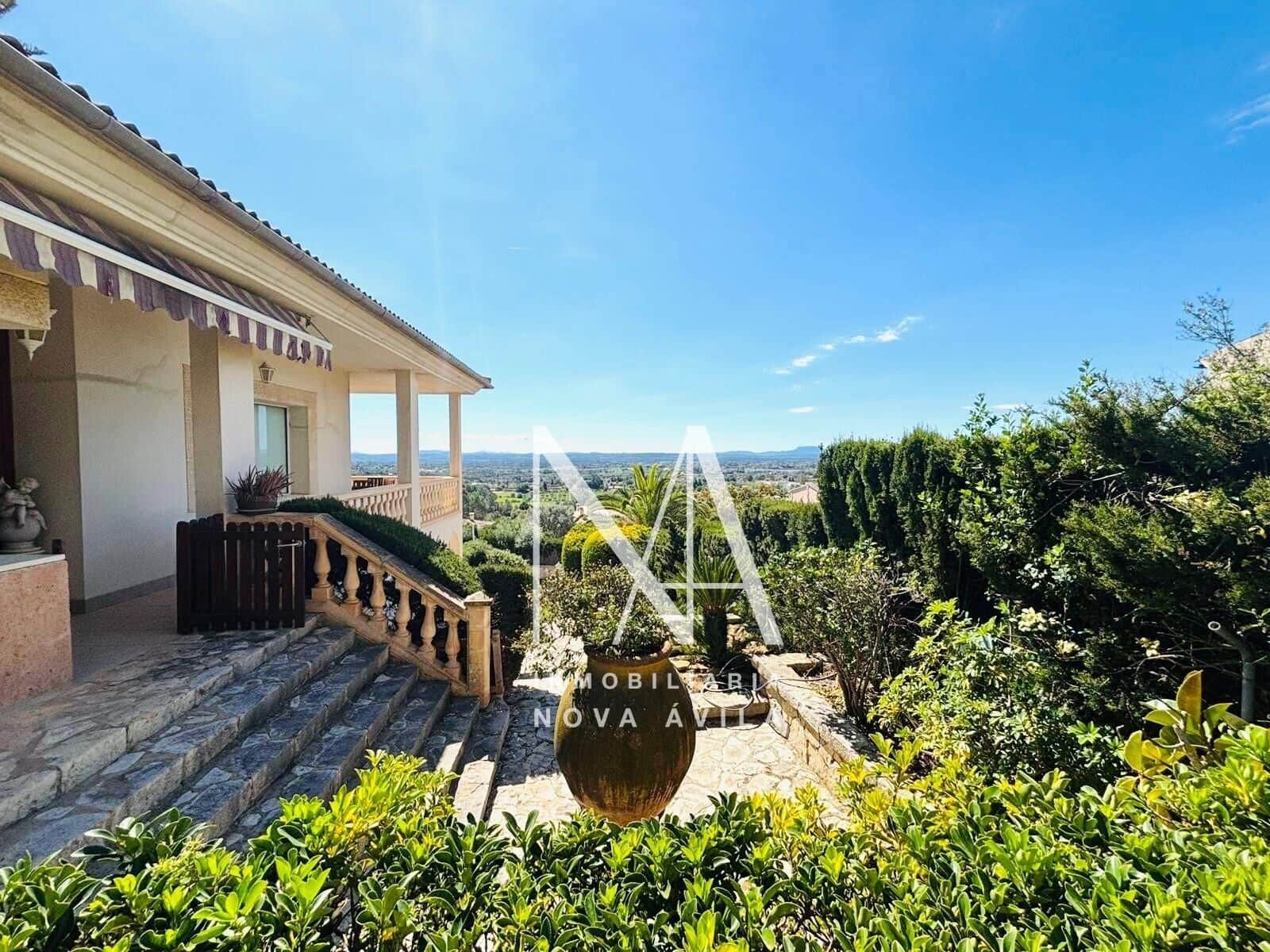 Chalet de 4 habitaciones en Inca en venta con piscina garaje - 1.289.000 € (Ref: 9999258)