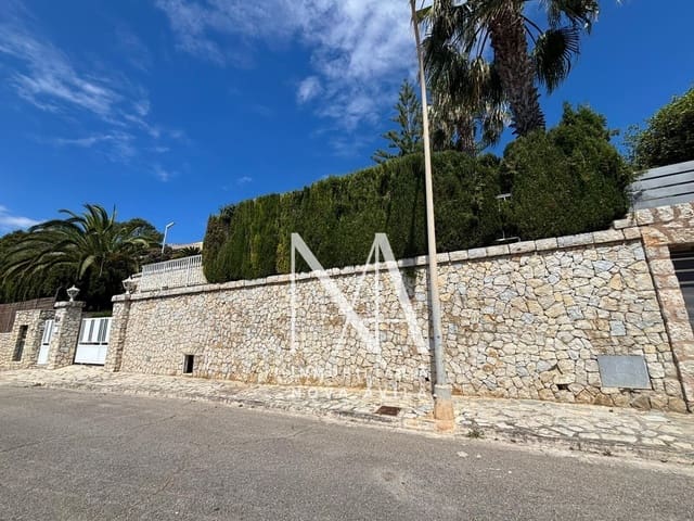 Chalet de 4 habitaciones en Inca en venta con piscina garaje - 1.289.000 € (Ref: 9999258)