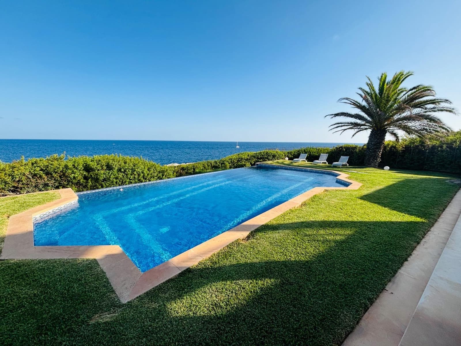 3 soveværelse Villa til salg i Cala Serena med swimmingpool garage - € 3.500.000 (Ref: 9914036)