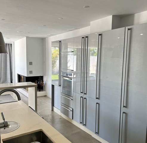 4 bedroom Semi-detached Villa for sale in Palomares del Río with pool - € 352,000 (Ref: 9107688)