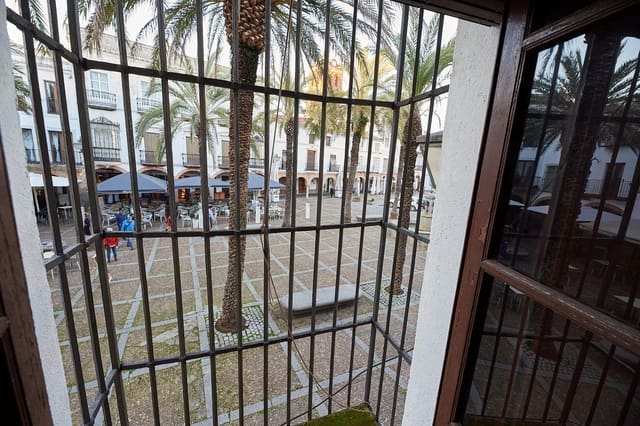 40 soveværelse Byhus til salg i Zafra - € 320.000 (Ref: 9126252)