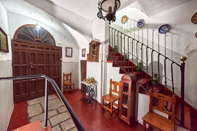 40 bedroom Townhouse for sale in Zafra - € 320,000 (Ref: 9126252)