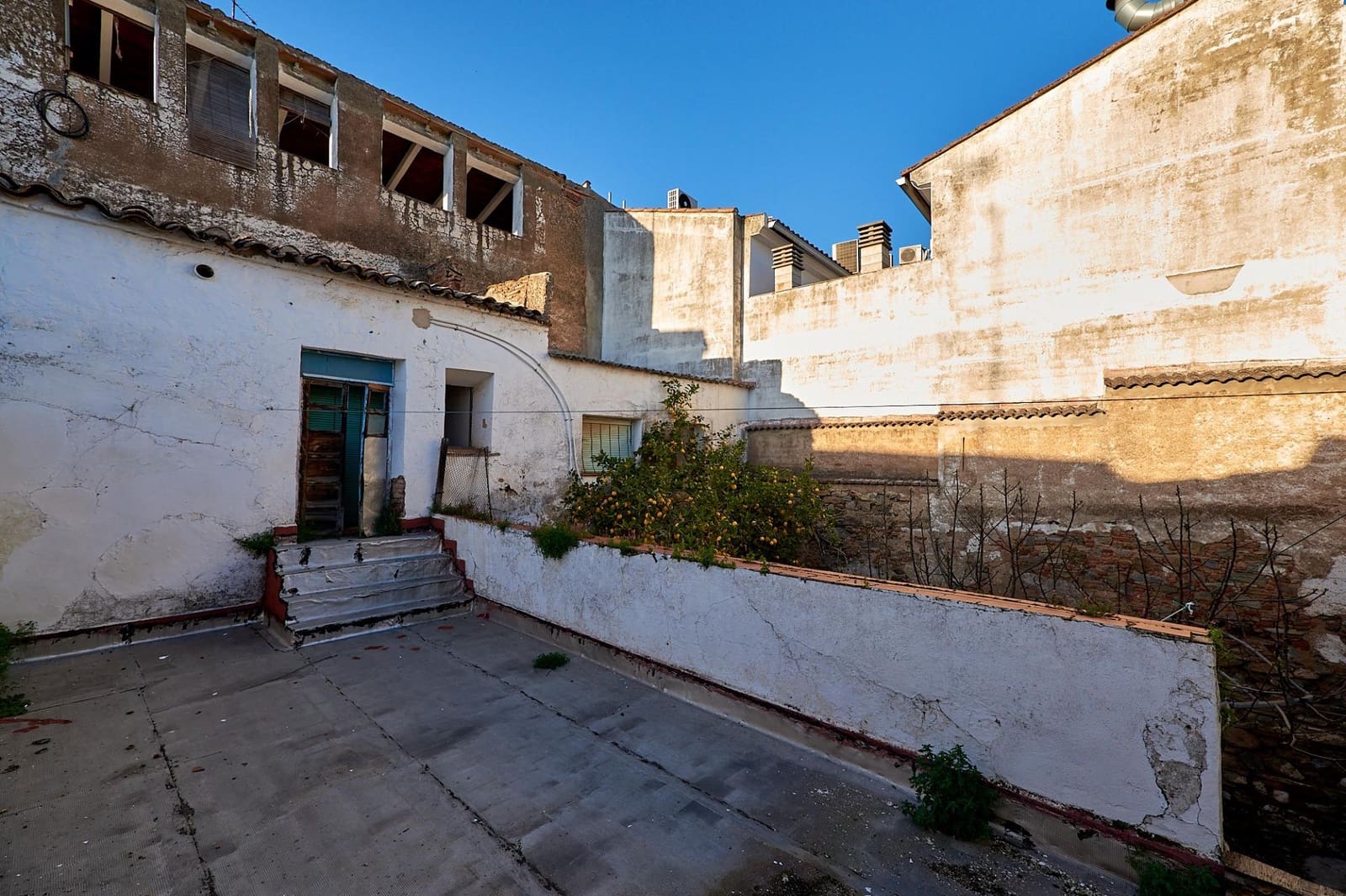 40 bedroom Townhouse for sale in Zafra - € 320,000 (Ref: 9126252)