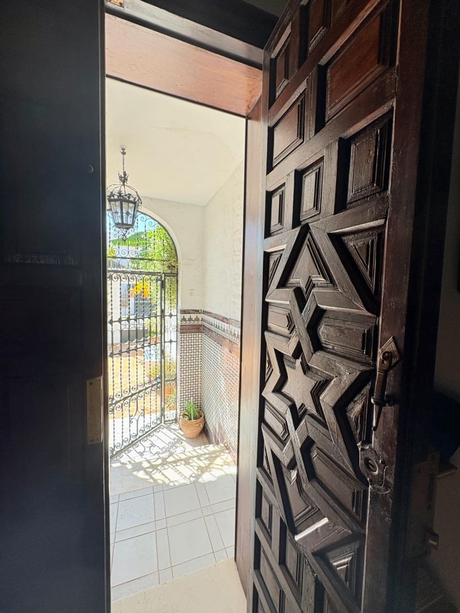 4 soveværelse Villa til salg i Sanlucar de Barrameda med swimmingpool garage - € 750.000 (Ref: 9233022)