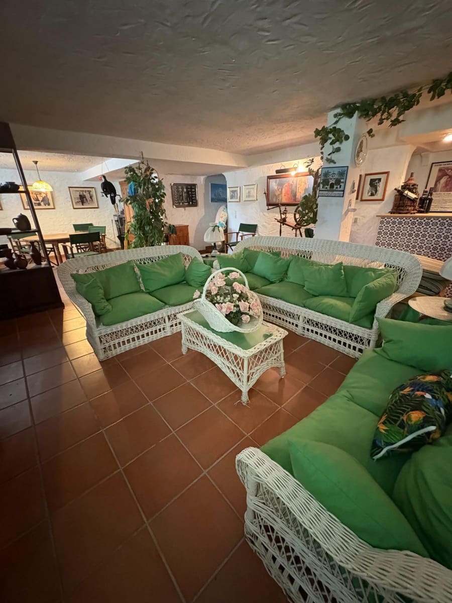 4 soveværelse Villa til salg i Sanlucar de Barrameda med swimmingpool garage - € 750.000 (Ref: 9233022)