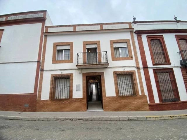 6 slaapkamer Villa te koop in Rociana del Condado - € 250.000 (Ref: 9781161)