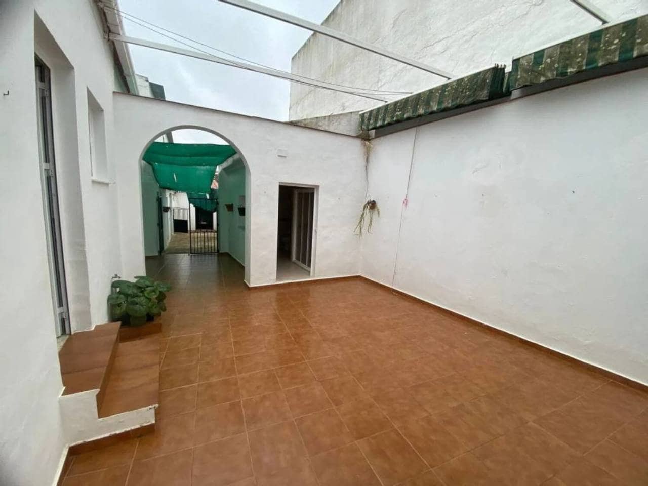 6 soveværelse Villa til salg i Rociana del Condado - € 250.000 (Ref: 9781161)