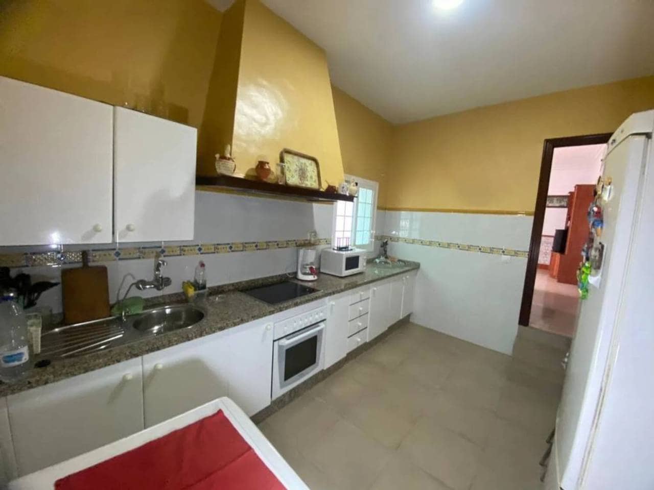 6 soveværelse Villa til salg i Rociana del Condado - € 250.000 (Ref: 9781161)