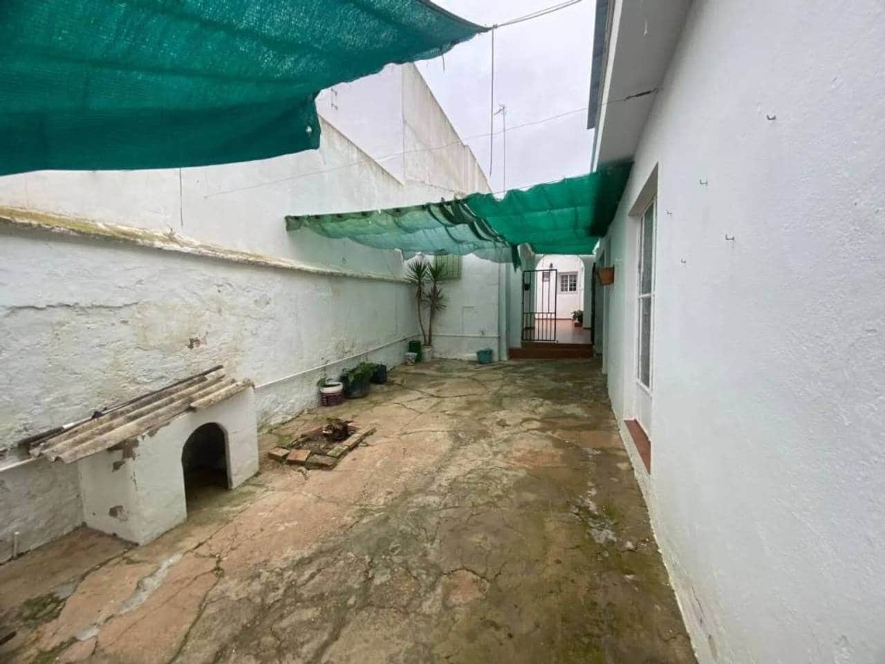 6 soveværelse Villa til salg i Rociana del Condado - € 250.000 (Ref: 9781161)