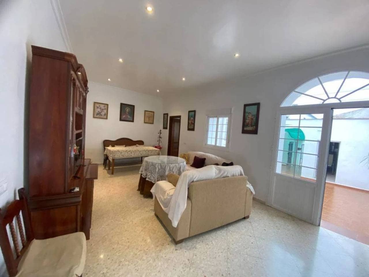 6 soveværelse Villa til salg i Rociana del Condado - € 250.000 (Ref: 9781161)