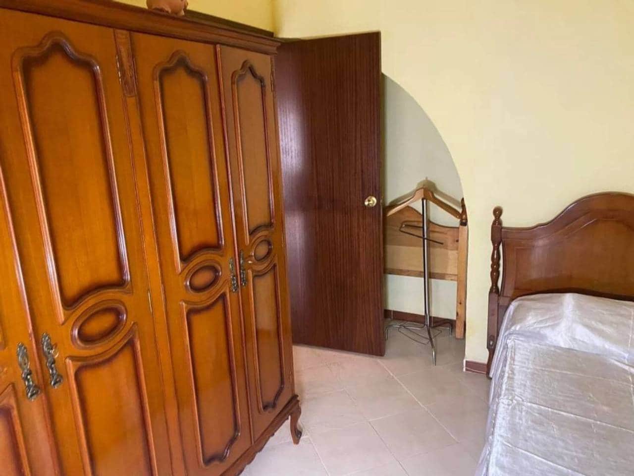 6 soveværelse Villa til salg i Rociana del Condado - € 250.000 (Ref: 9781161)