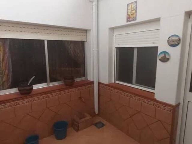 5 soveværelse Byhus til salg i Rociana del Condado - € 170.000 (Ref: 9781163)