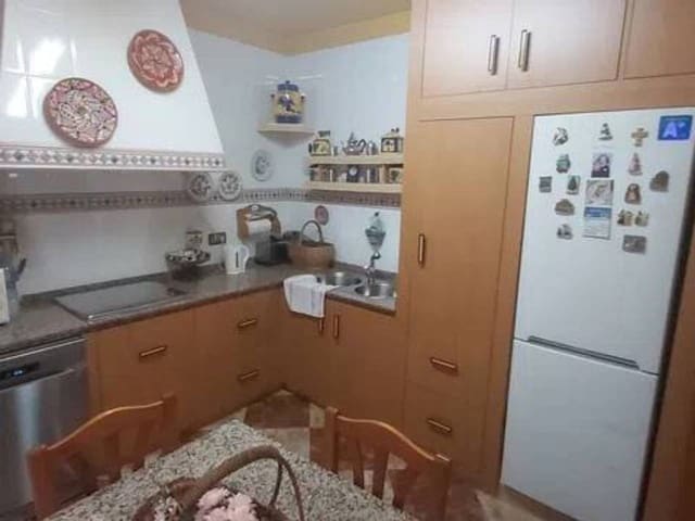 5 soveværelse Byhus til salg i Rociana del Condado - € 170.000 (Ref: 9781163)