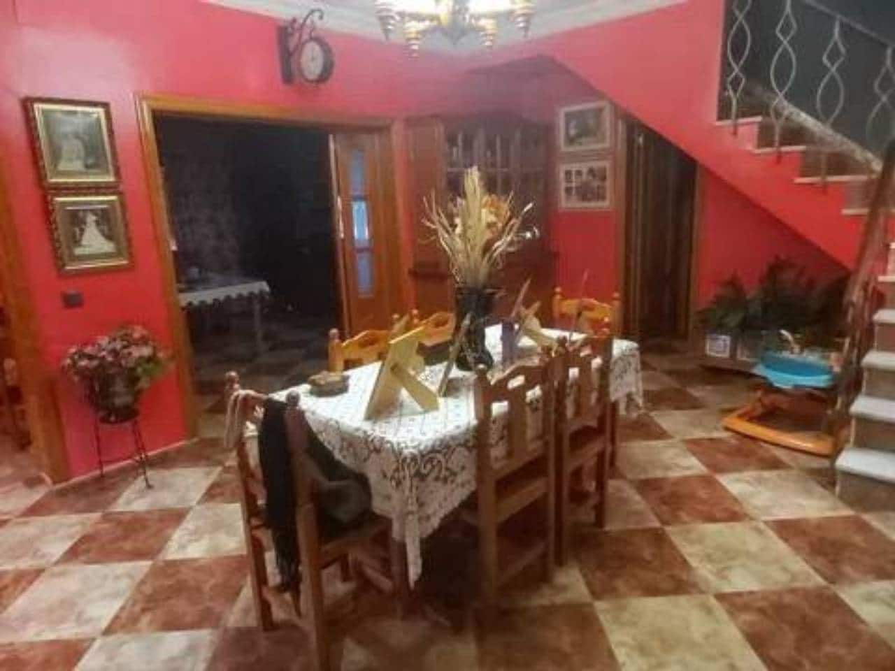 5 soveværelse Byhus til salg i Rociana del Condado - € 170.000 (Ref: 9781163)