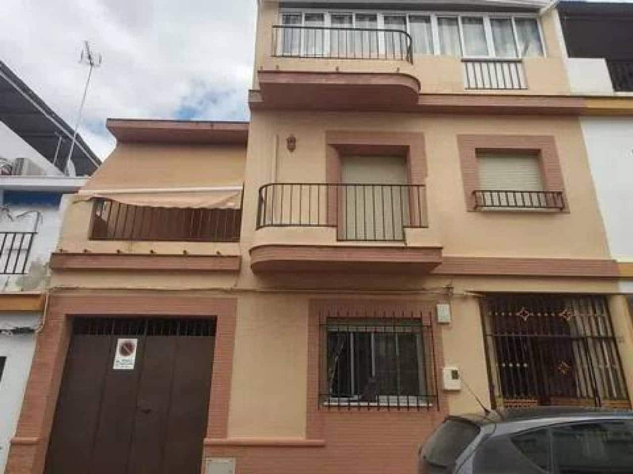 5 soveværelse Byhus til salg i Rociana del Condado - € 170.000 (Ref: 9781163)