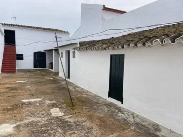 4 slaapkamer Villa te koop in Rociana del Condado - € 195.000 (Ref: 9781167)