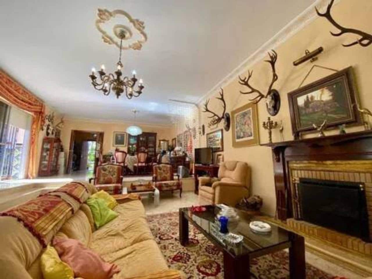 3 soveværelse Villa til salg i Rociana del Condado med swimmingpool - € 475.000 (Ref: 9781169)